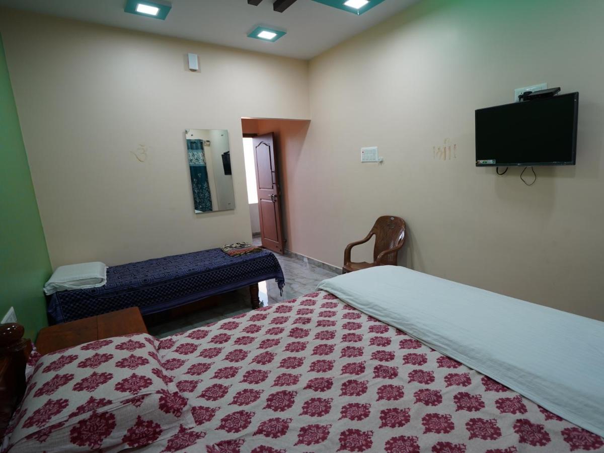 Akash Homestay Hampi Bagian luar foto