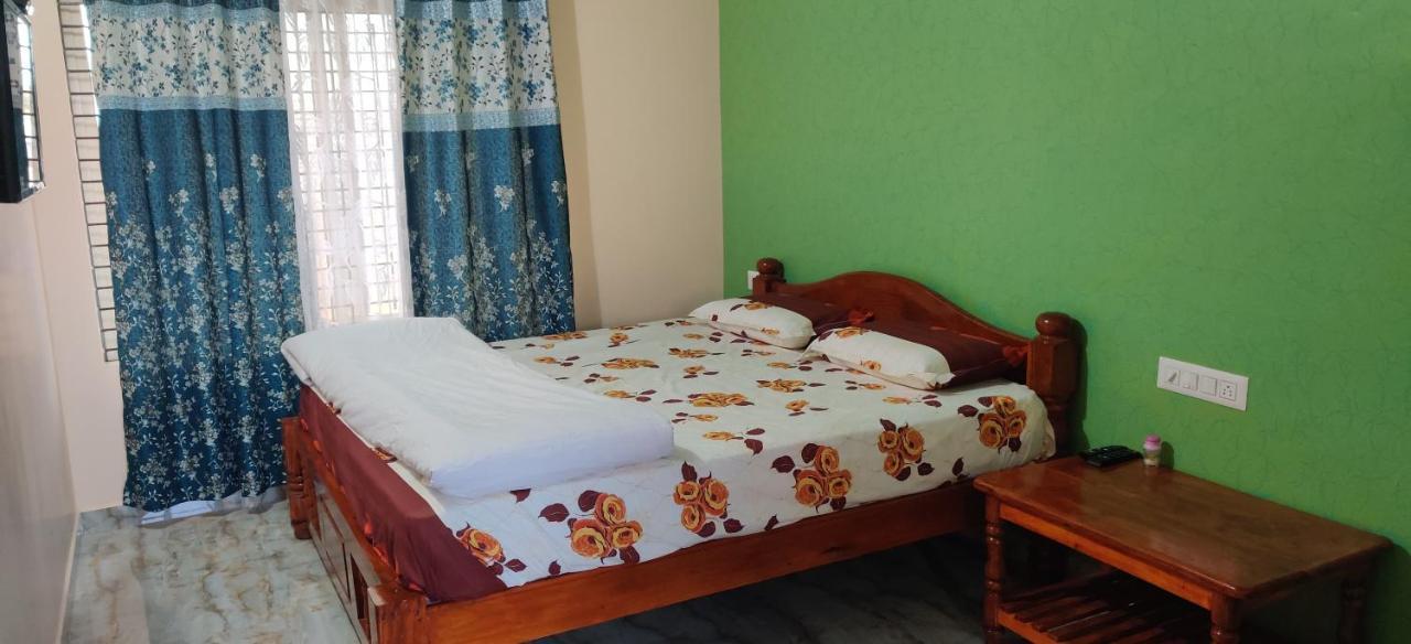 Akash Homestay Hampi Bagian luar foto