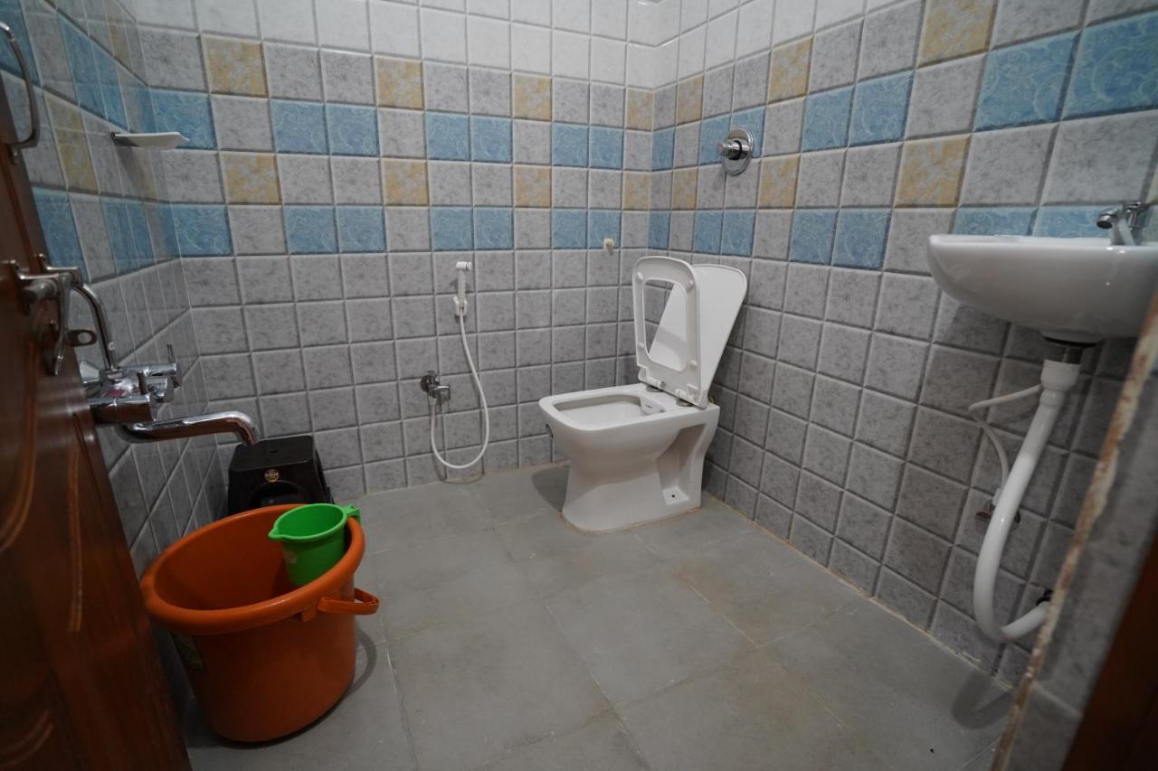 Akash Homestay Hampi Bagian luar foto