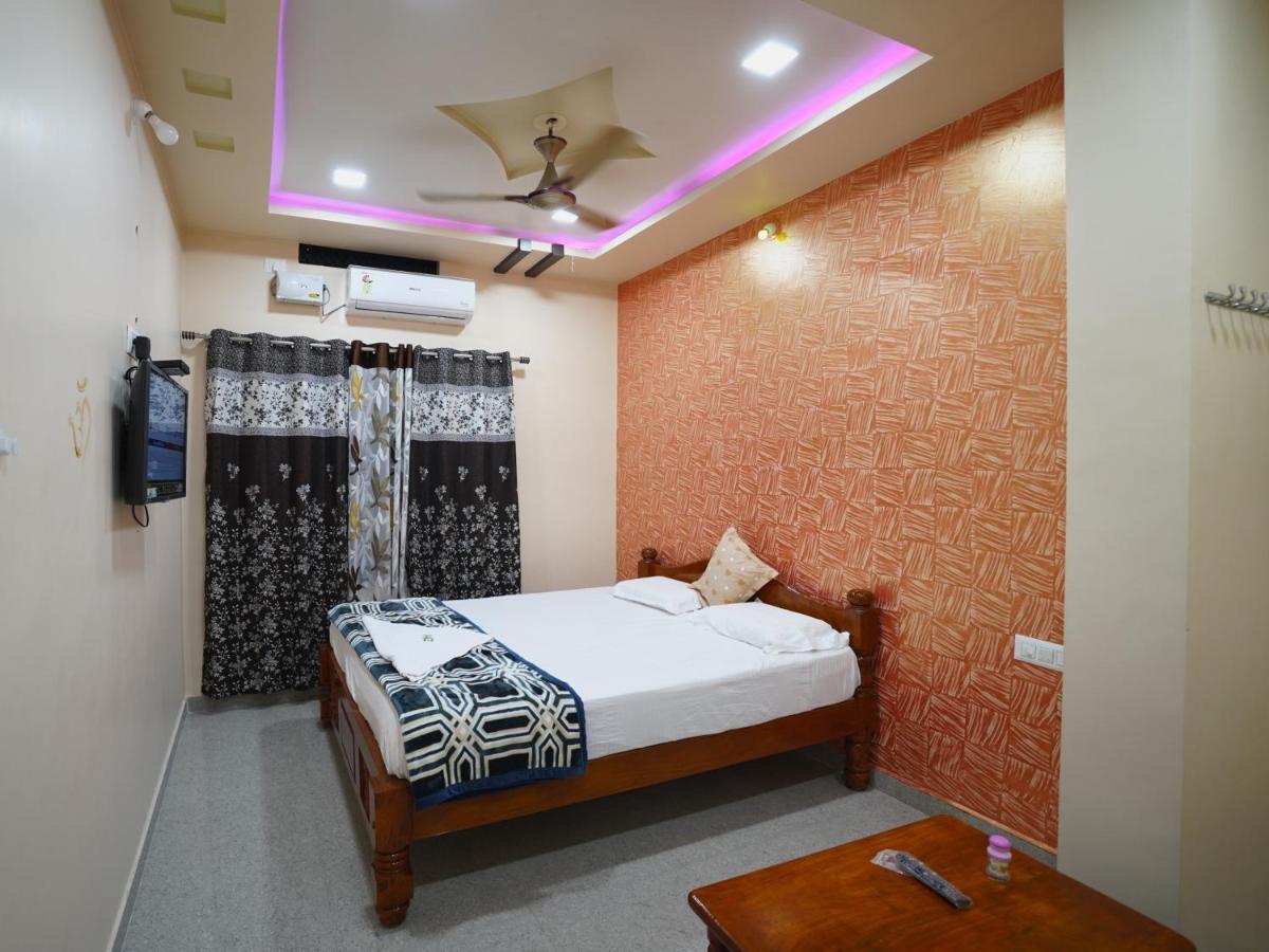 Akash Homestay Hampi Bagian luar foto