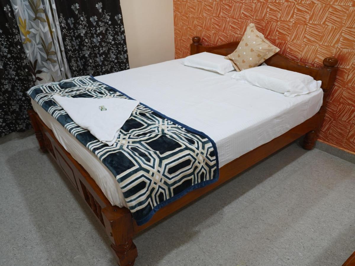 Akash Homestay Hampi Bagian luar foto
