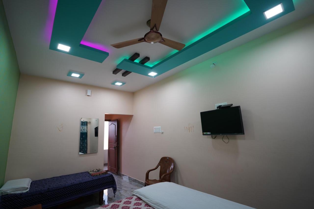 Akash Homestay Hampi Bagian luar foto