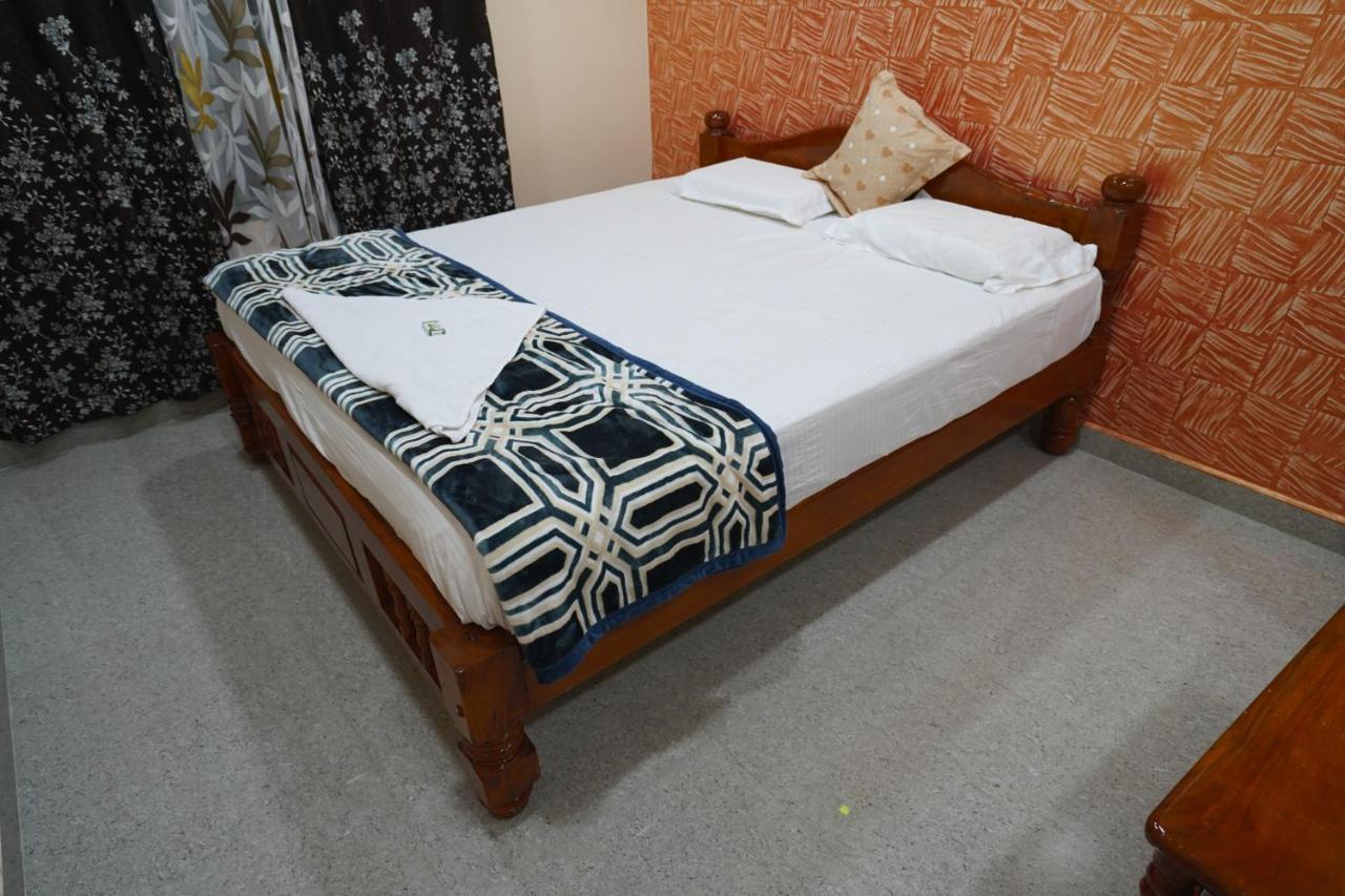 Akash Homestay Hampi Bagian luar foto