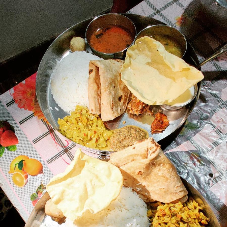 Akash Homestay Hampi Bagian luar foto