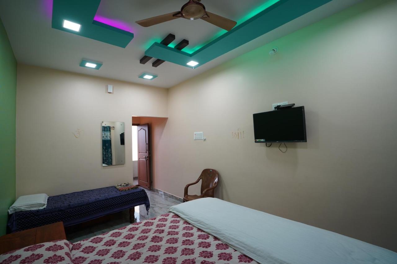 Akash Homestay Hampi Bagian luar foto