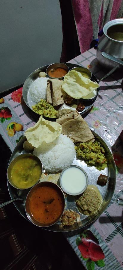 Akash Homestay Hampi Bagian luar foto