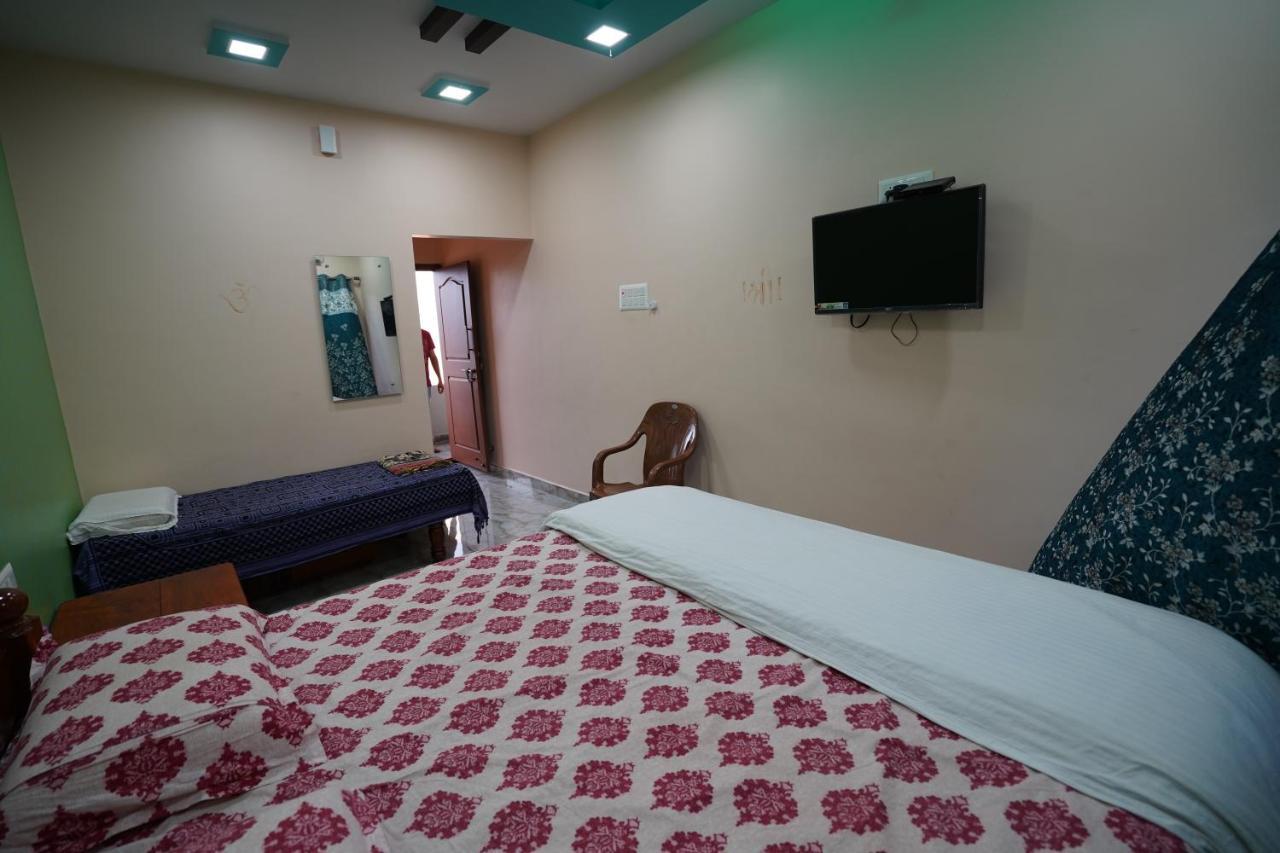 Akash Homestay Hampi Bagian luar foto