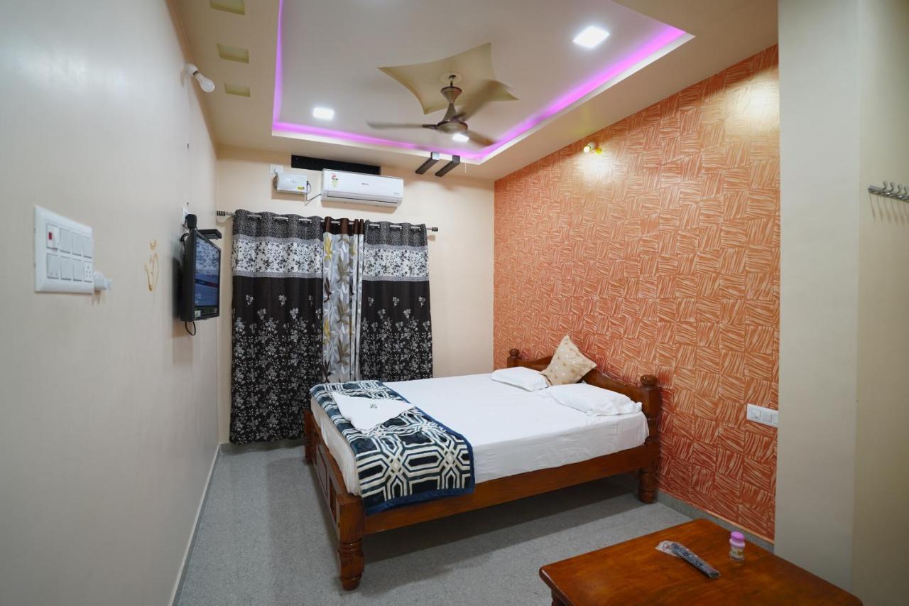 Akash Homestay Hampi Bagian luar foto
