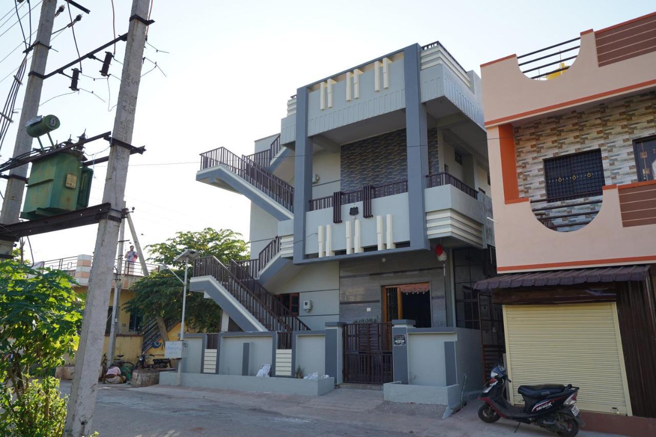 Akash Homestay Hampi Bagian luar foto