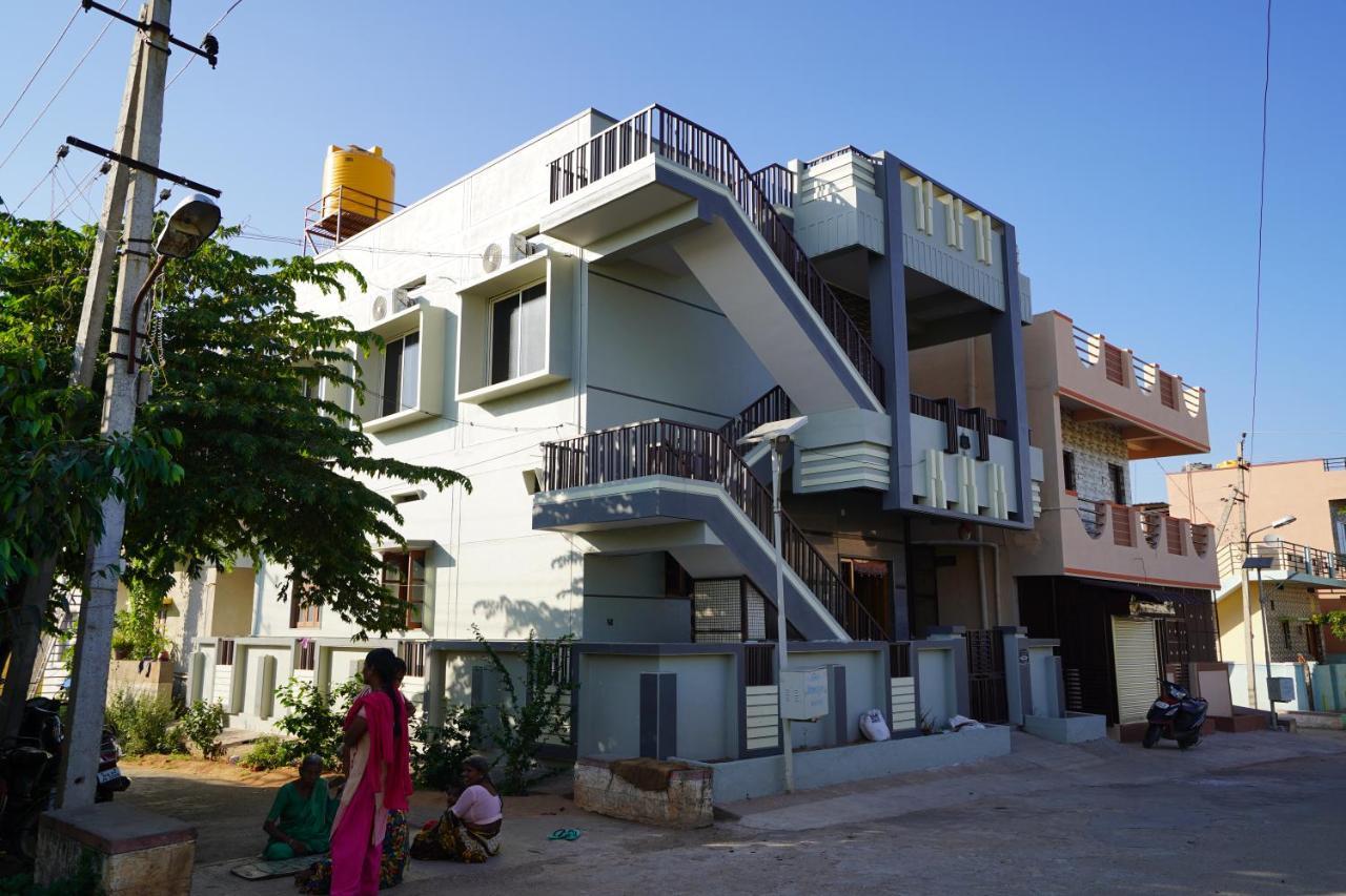 Akash Homestay Hampi Bagian luar foto