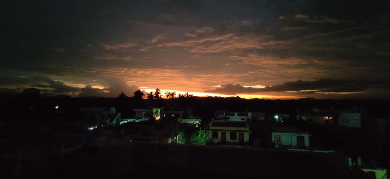 Akash Homestay Hampi Bagian luar foto