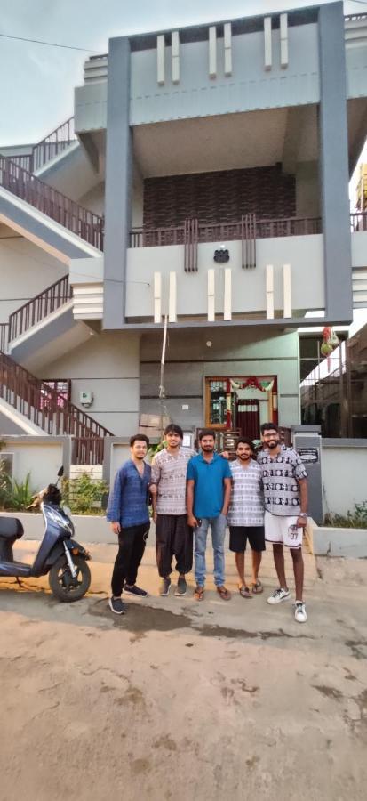 Akash Homestay Hampi Bagian luar foto